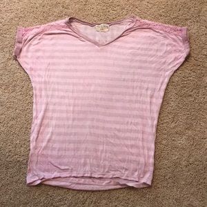 Girls washed t-shirt in light pink